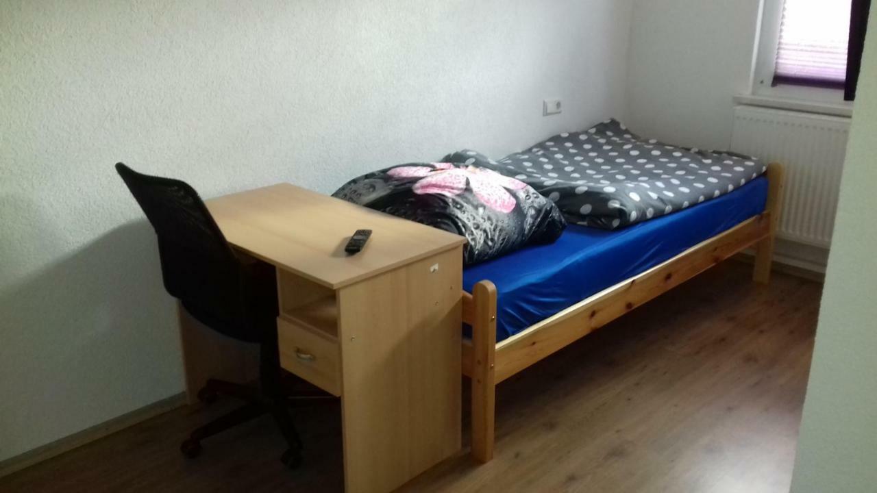 Biberach-Riss-Zimmer-Frei, Einzel-Zimmer Bad Kueche Birkenhard Quarto foto